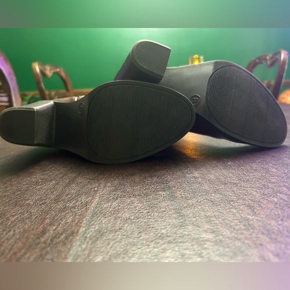 Merona heeled boots size 8 - Picture 3 of 5